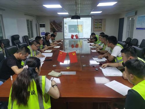 陜煤建設銅煤公司第十五項目組織召開“有夢想，敢拼搏”青年員工主題座談會