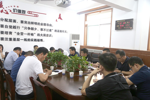 楊讓順深入陜煤建設(shè)機電安裝公司檢查指導(dǎo)工作