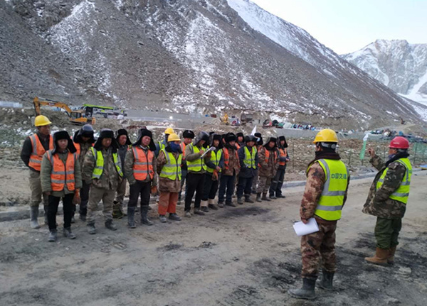 陜煤建設(shè)礦建三公司：開好班前會(huì)，彈好安全管理“前奏曲”