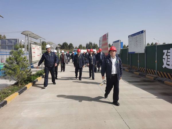 中央儲備糧西安直屬庫有限公司總經(jīng)理牟敏一行觀摩調(diào)研陜煤建設(shè)天工公司中儲糧項(xiàng)目