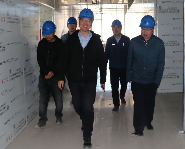 榆林合力公司黨委副書記李勇深入陜煤建設(shè)天工公司子洲天芪項(xiàng)目部檢查指導(dǎo)工作