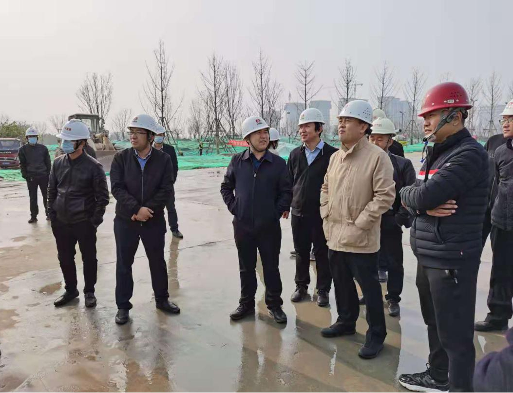 西咸新區(qū)黨工委委員、管委會(huì)總規(guī)劃師陳默一行赴空港新城項(xiàng)目調(diào)研指導(dǎo)