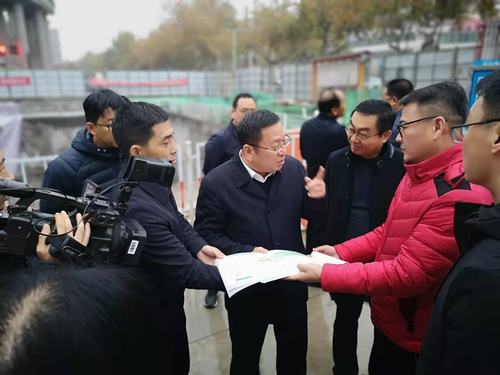 咸陽(yáng)市副市長(zhǎng)王靖深入住建局南廣場(chǎng)地下停車場(chǎng)調(diào)研、視察工作