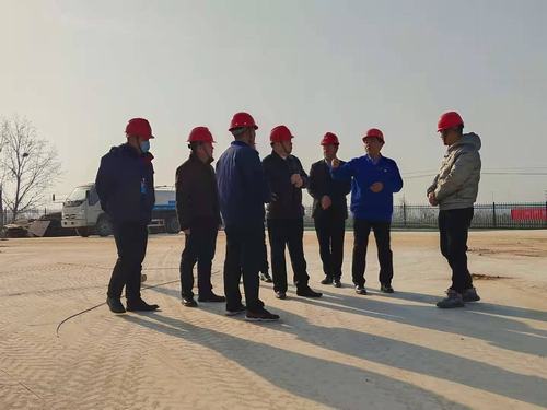 西安重裝集團(tuán)黨委書(shū)記向新剛、副總工程師楊強(qiáng)來(lái)一行 蒞臨咸陽(yáng)分公司銅煤機(jī)項(xiàng)目部檢查指導(dǎo)工作