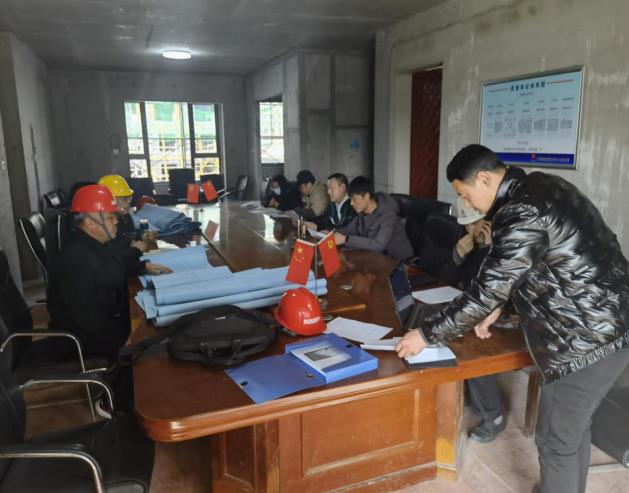 綠宇公司：藍(lán)山水岸項目部積極進行項目圖紙答疑 石材樣品確定工作