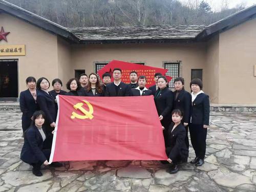 陜煤建設(shè)銅煤公司開展“銘記歷史 緬懷先烈 繼承傳統(tǒng) 砥礪前行”主題黨日活動(dòng)