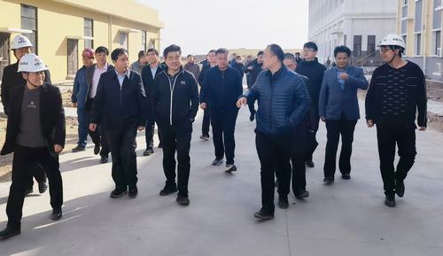 陜西鐵路物流集團(tuán)有限公司董事長(zhǎng)趙國(guó)智一行深入陜煤建設(shè)銅煤公司承建的靖神鐵路孟家灣機(jī)輛中心項(xiàng)目檢查指導(dǎo)工作