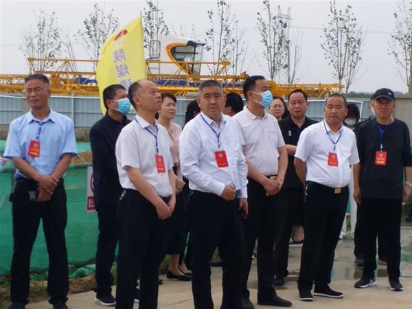 河南長葛市政協黨組書記、主席寇永志一行調研河南龐源塔式起重機制造項目建設情況