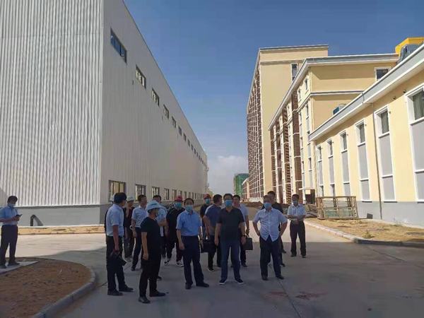 陜煤集團鐵流集團紀委書記韓華東一行深入陜煤建設(shè)銅煤公司承建的靖神鐵路孟家灣機輛中心項目檢查指導工作