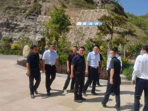 吳堡縣領(lǐng)導蒞臨陜煤建設(shè)漢中分公司吳堡橫溝溫泉項目視察指導工作