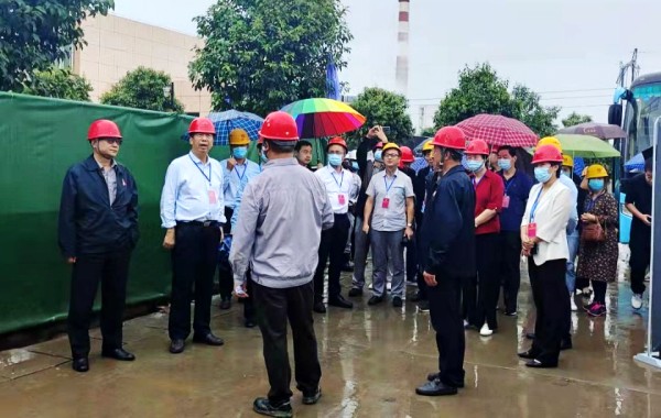 渭南市華州區(qū)政協(xié)主席王強國一行深入陜煤建設(shè)渭南分公司華縣站神渭管道輸煤項目調(diào)研指導工作