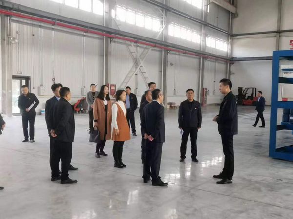 渭南市目標(biāo)責(zé)任考核辦副主任吳磊一行深入陜煤建設(shè)天工公司施工的3萬噸/年礦用高分子材料工業(yè)化示范項(xiàng)目檢查指導(dǎo)工作