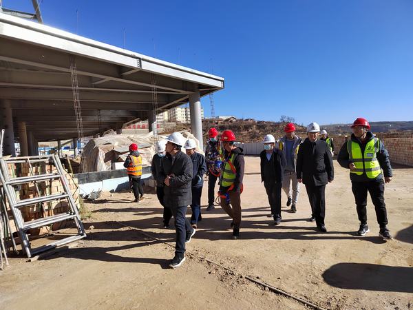 司正林深入銅煤公司王石凹游客服務(wù)中心項(xiàng)目檢查指導(dǎo)工作