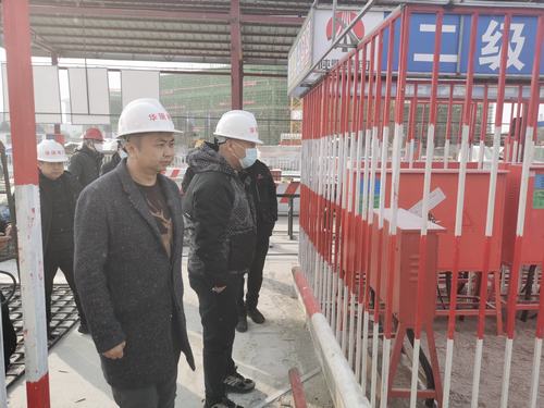 張掖市經(jīng)開(kāi)區(qū)住建局、質(zhì)檢站領(lǐng)導(dǎo)蒞臨張掖潤(rùn)泉瑞苑項(xiàng)目部檢查指導(dǎo)工作