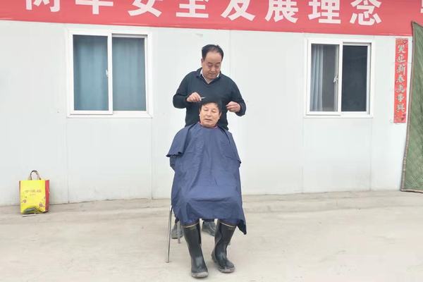 陜煤建設(shè)礦建二公司王峰項目部：“龍?zhí)ь^討彩頭”忙壞“托尼老師”