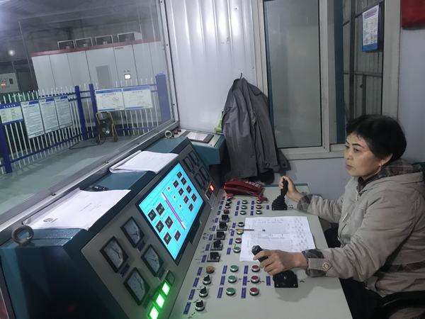 陜煤建設(shè)礦建二公司王峰項(xiàng)目部:堅(jiān)守崗位詮釋“礦建之花”英姿