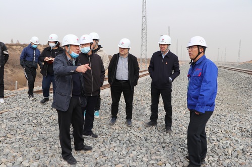 陜煤集團(tuán)專家組蒞臨陜煤建設(shè)路橋分公司開展安全生產(chǎn)專項(xiàng)整治三年行動檢查評價工作