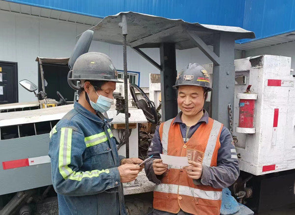 陜煤建設(shè)機(jī)電安裝公司建莊項目部：崗位“雙紅線” 告知卡接地氣