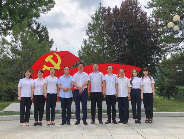 陜煤建設(shè)銅煤公司機(jī)關(guān)黨支部開(kāi)展教育活動(dòng)培植紅色基因