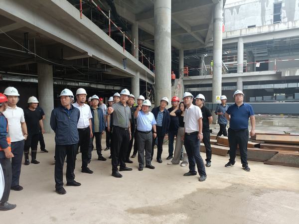 榆林城投集團(tuán)黨委書記、董事長(zhǎng)、總經(jīng)理郝君一行深入陜煤建設(shè)榆林公司施工項(xiàng)目檢查指導(dǎo)工作