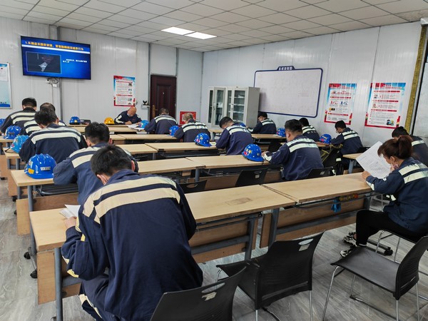 陜煤建設洗選煤運營公司紅柳林洗煤廠項目部：暢通機電“毛細血管，護好安全“大心臟”