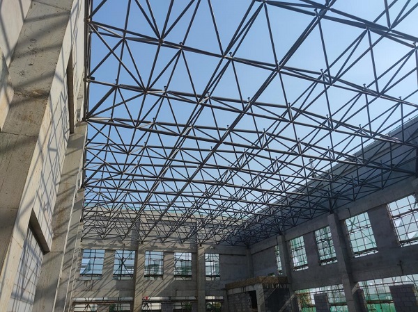 陜煤建設(shè)綠宇公司：中秋獻(xiàn)禮，提前完成網(wǎng)架吊裝