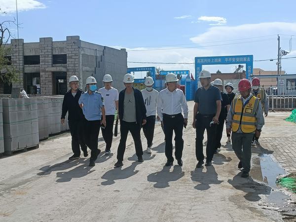 鄂托克旗旗委常委、政府副旗長許瑞峰一行蒞臨陜煤建設內蒙古分公司第二項目部檢查指導工作