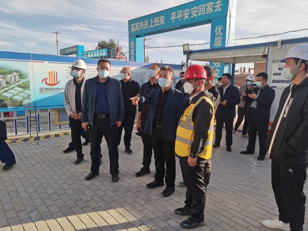 鄂托克旗旗委副書記、政府旗長王國泉一行蒞臨陜煤建設內蒙古分公司第二項目部檢查指導工作