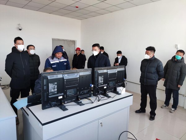 陜西榆橫鐵路有限責(zé)任公司黨委書記、董事長馮斌蒞臨榆陽煤炭物流園區(qū)項(xiàng)目檢查指導(dǎo)工作