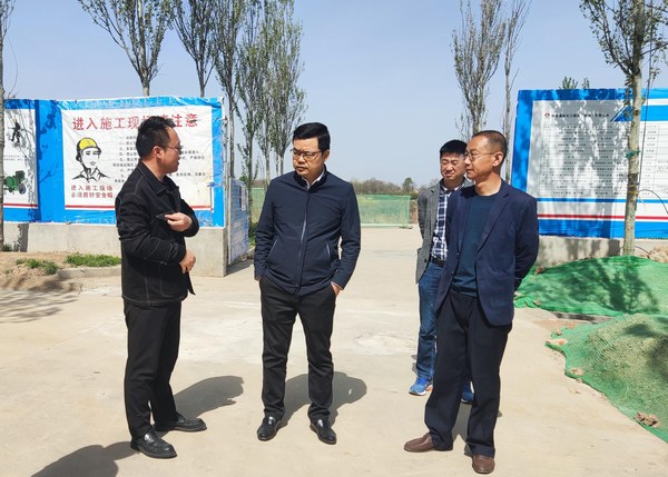 陜西彬長(zhǎng)文家坡礦業(yè)有限公司董事長(zhǎng)、總經(jīng)理徐景果蒞臨陜煤建設(shè)路橋分公司彬長(zhǎng)項(xiàng)目部檢查