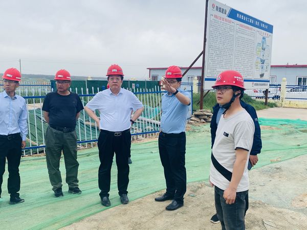 彬長(zhǎng)集團(tuán)黨委書記、董事長(zhǎng)白永明蒞臨陜煤建設(shè)天工公司施工文家坡礦李家溝風(fēng)井檢查指導(dǎo)工作