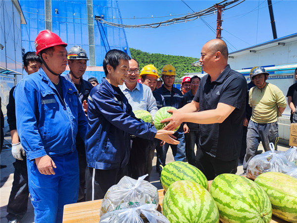 盛夏送清涼，致敬高溫下堅(jiān)守的陜煤建設(shè)者