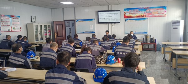 陜煤建設(shè)洗選煤運(yùn)營公司紅柳林洗煤廠項(xiàng)目部: 精細(xì)管理促安全 筑牢風(fēng)險(xiǎn)“防火墻”