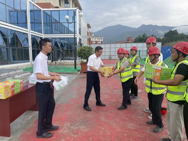 陜煤建設(shè)天工公司：抗高溫戰(zhàn)酷暑 心系健康“送清涼”