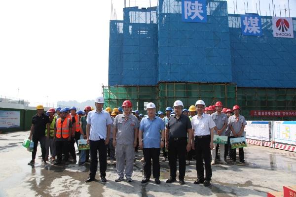 寧興剛深入重點(diǎn)項目一線“送清涼”