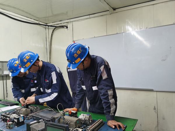 陜煤建設洗選煤運營公司紅柳林洗煤廠項目部： 精準施策  打好降本增效的“持久戰(zhàn)”