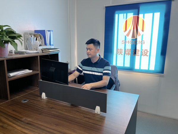 在奮斗中奉獻(xiàn)無悔青春