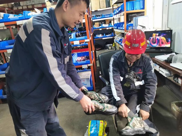 陜煤建設(shè)洗選煤運(yùn)營(yíng)公司檸條塔運(yùn)營(yíng)項(xiàng)目部：開展“關(guān)愛員工從‘心’出發(fā)送溫暖”活動(dòng)