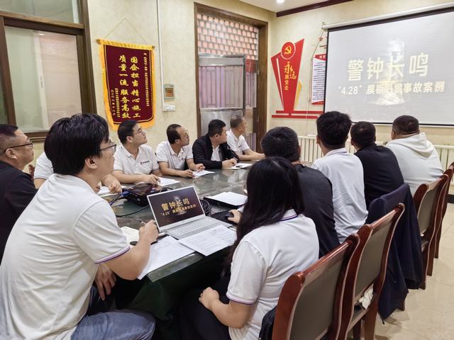 陜煤建設(shè)韓城分公司土建四項(xiàng)目部:安全生產(chǎn)就要“心”中“?！闭?></div>
                                <div   id=