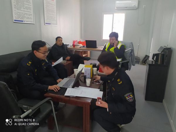 神木市人力資源和社會保障局勞動保障監(jiān)察大隊來陜煤建設(shè)天工公司土建四部檢查指導(dǎo)工作