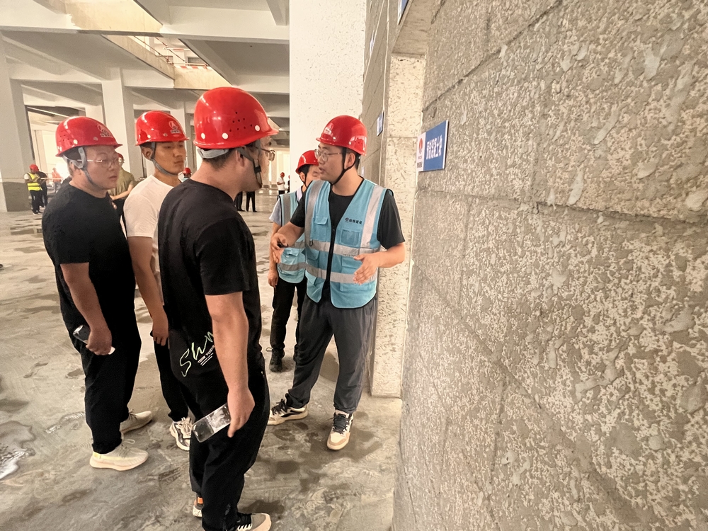 陜煤建設(shè)渭南分公司“補(bǔ)短板、強(qiáng)弱項(xiàng)、重落實(shí)”對(duì)標(biāo)交流學(xué)習(xí)圓滿收官