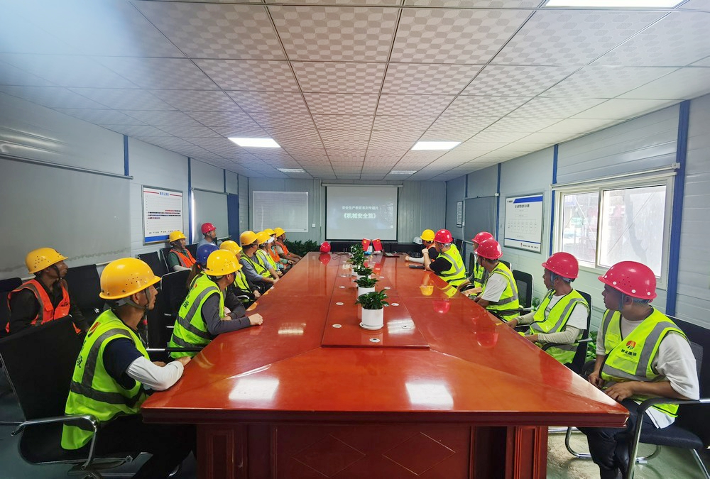 陜煤建設(shè)天工公司土建第二十項(xiàng)目部：學(xué)安全、行安全、練安全