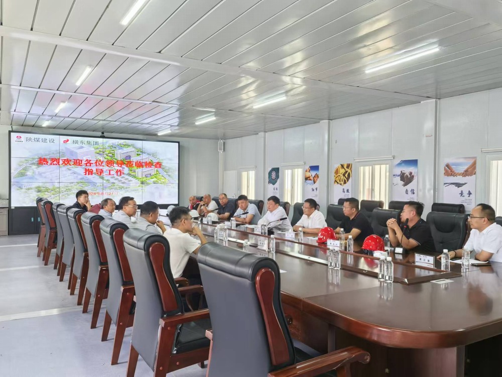 住房和城鄉(xiāng)建設(shè)廳副廳長于新芳一行到鄂爾多斯應(yīng)用技術(shù)學(xué)院辦學(xué)條件提升項(xiàng)目考察調(diào)研