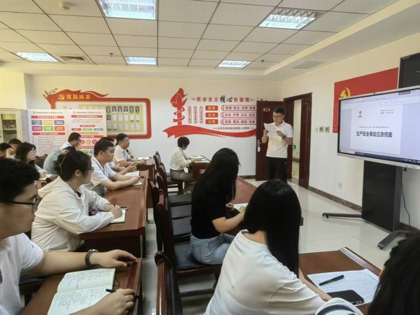 陜煤建設(shè)煤礦運(yùn)營(yíng)服務(wù)分公司：開(kāi)展生產(chǎn)安全事故應(yīng)急預(yù)案培訓(xùn)活動(dòng)  提升應(yīng)急處理能力