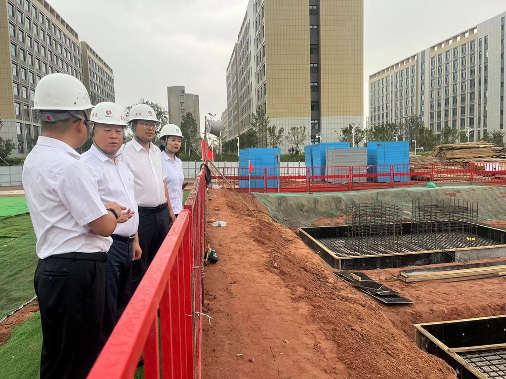 趙敬凱在內(nèi)蒙古項目調(diào)研