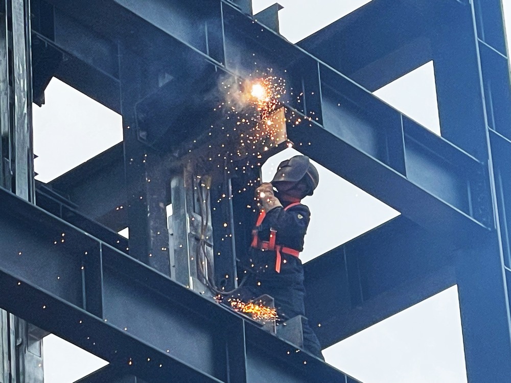 中秋堅(jiān)守，詮釋別樣“團(tuán)圓”