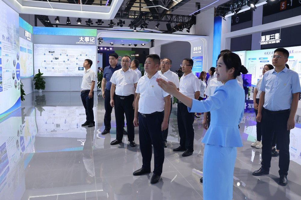 陜煤建設(shè)赴第八屆絲博會現(xiàn)場參觀學(xué)習(xí)