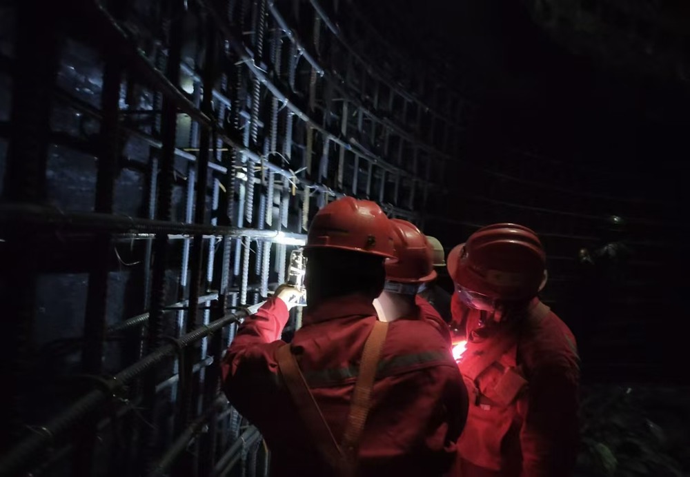 陜煤建設(shè)礦建二公司：75 周年普天慶國慶，礦建二公司堅守奏華章