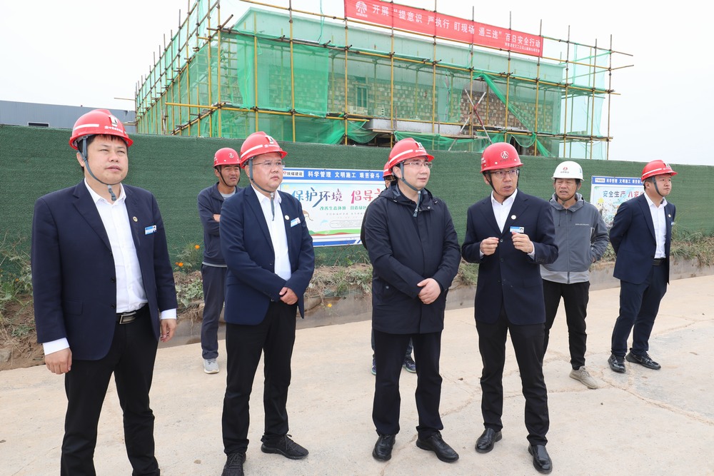 陜西彬長礦業(yè)集團有限公司副總經(jīng)理郭林生一行深入陜煤建設天工公司基層項目檢查指導工作