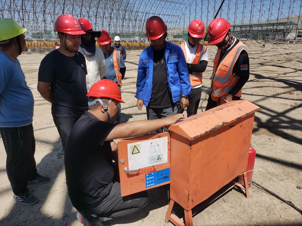 陜煤建設(shè)天工公司新疆第一項(xiàng)目部：繃緊安全管理弦，奏響百安行動(dòng)樂章